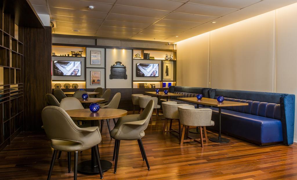 Hotel Luzeiros Ресіфі Екстер'єр фото The lounge at Tan Son Nhat International Airport